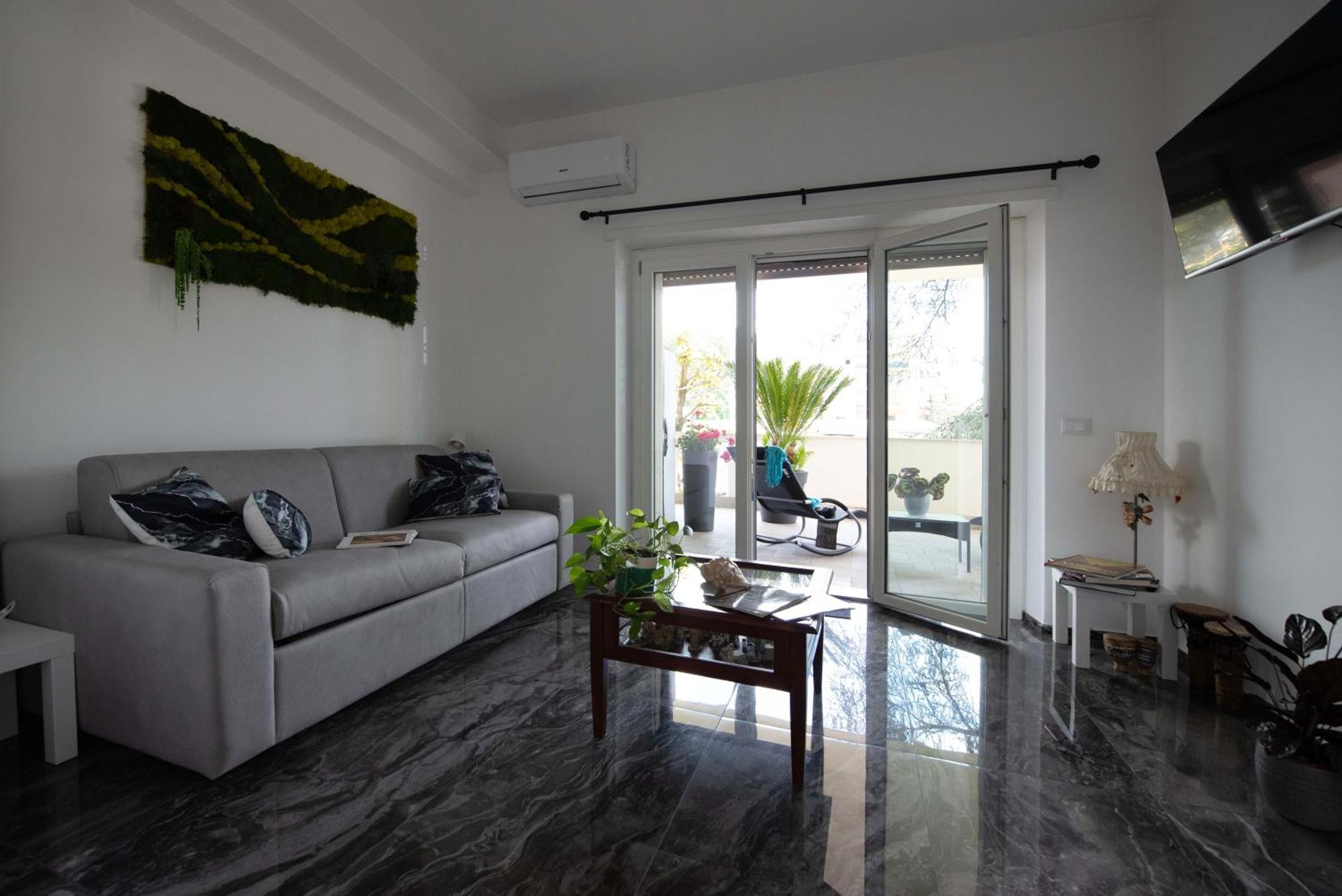 Big Crire At 724 Appartement *